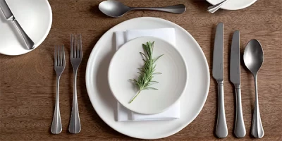 Как эффектно и правильно накрыть на стол?